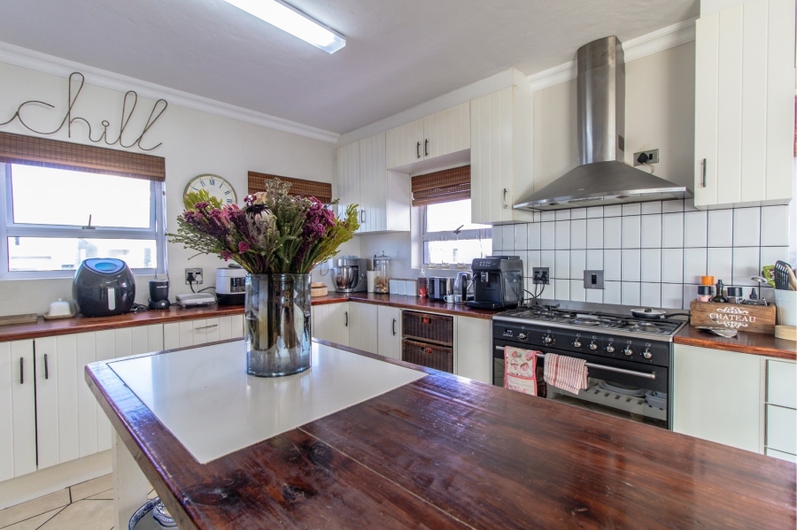 5 Bedroom Property for Sale in Calypso Beach Western Cape